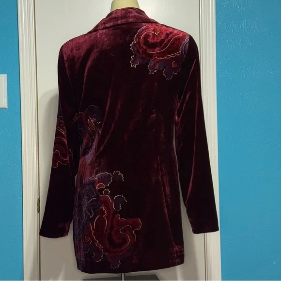 Coldwater Creek Long Velvet Jacket in Deep Red & Paisley Graphic Prints 8 EUC - Picture 9 of 17
